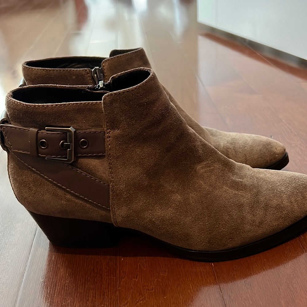 Aquatalia boots
